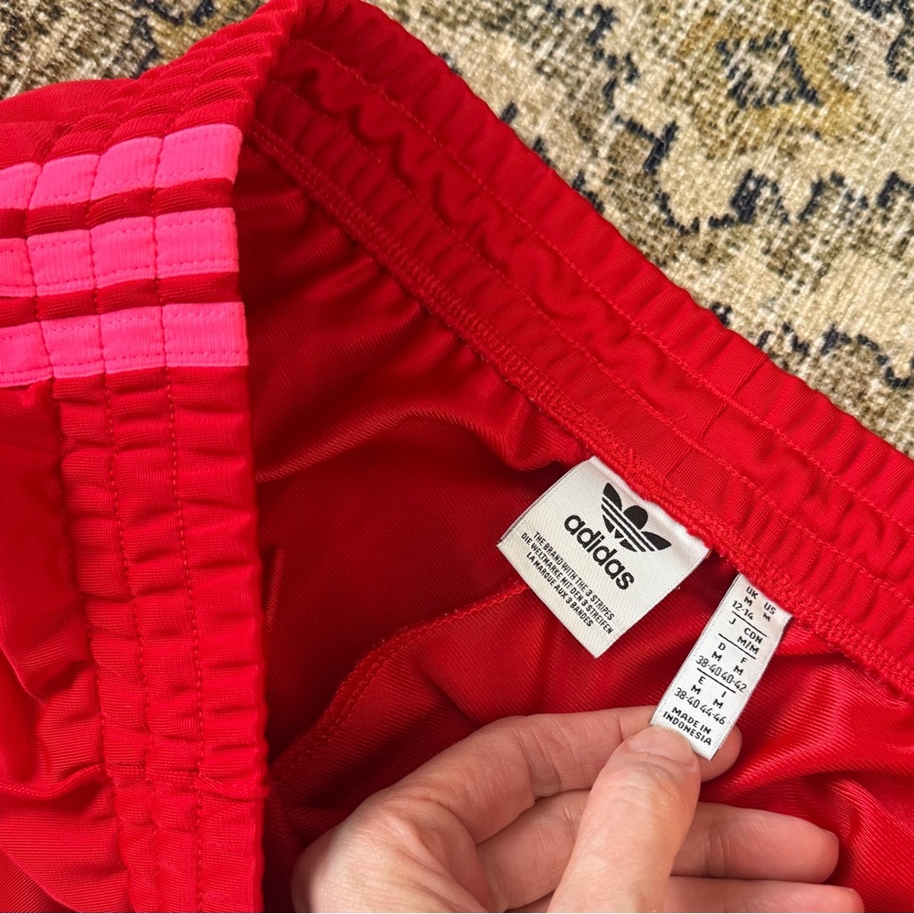 NWOT Adidas Adicolor Loose Track Pants in red with pink stripe, M - Picture 3 of 5